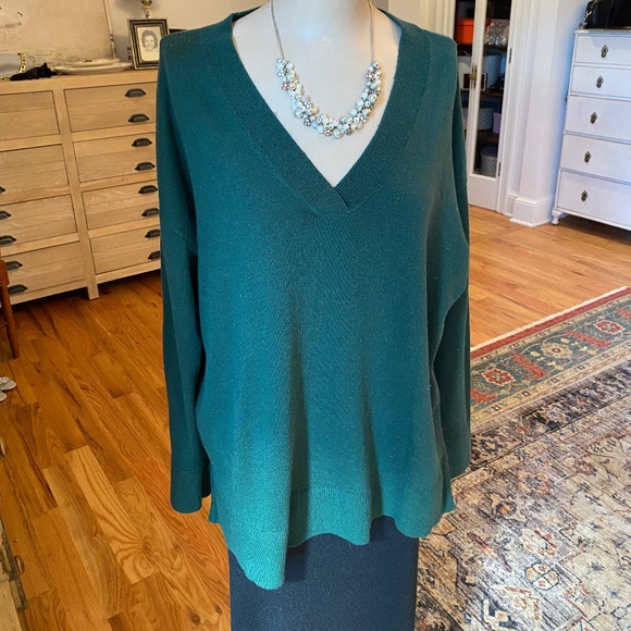 LOFT Sweaters - LOFT Dark Green Tunic‎ Sweater - Size L